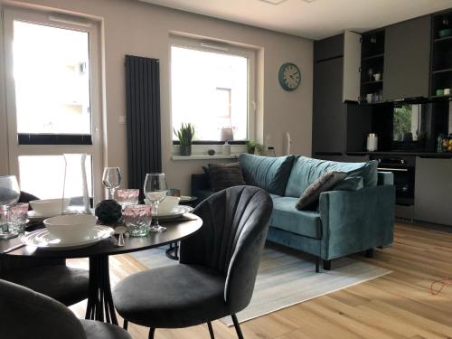 Komfortowy apartament Osiedle Lecha- garaż podziemny, balkon ,wejście 24h kod ,centrum, targi ,faktura