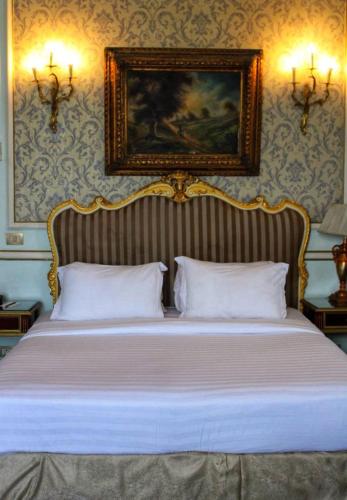 Postel nebo postele na pokoji v ubytování Windsor Palace Luxury Heritage Hotel Since 1906 by Paradise Inn Group