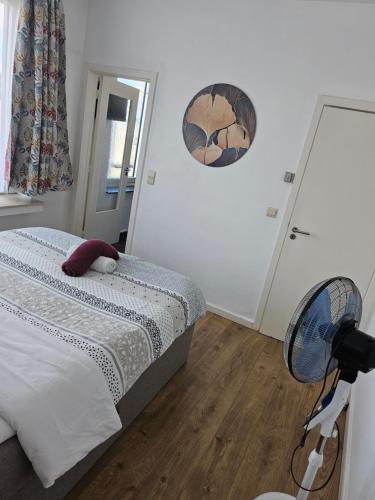 Una cama o camas en una habitación de Phocas