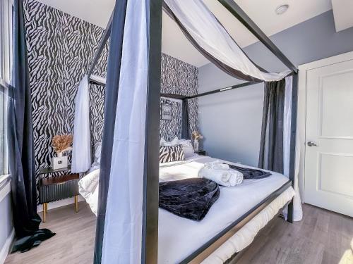 Gallery image of Stylish Secret, 1 FREE Parking, Sleeps 8, Walk to train and Red Bull Arena, 20 Percent OFF in Harrison