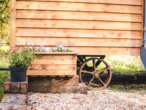 Ein Garten an der Unterkunft Little Willows
