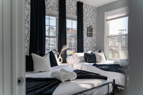 Gallery image of Stylish Secret, 1 FREE Parking, Sleeps 8, Walk to train and Red Bull Arena, 20 Percent OFF in Harrison