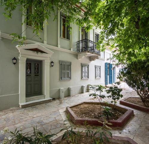 A Majestic Oasis in Keramikos, the Heart of Athens