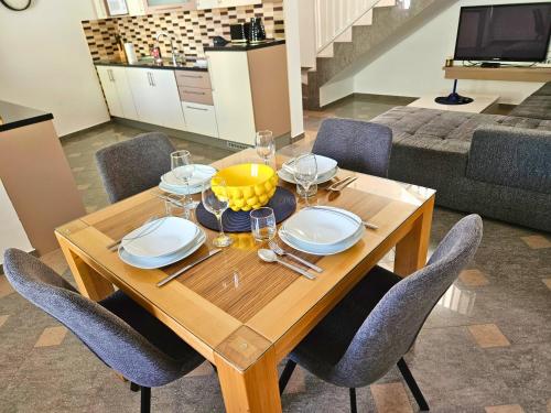 Mala Smokva Apartments Vir Lucica