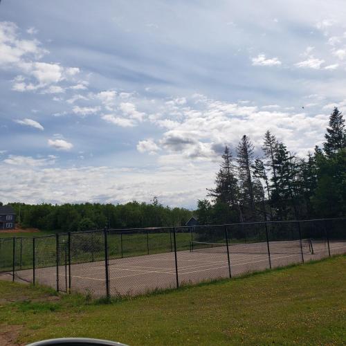 Tenis dan/atau kemudahan skuasy di Near Cavendish Beach-2 atau berdekatan