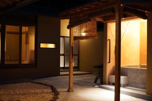 Foto sihtkohas Tonosho asuva majutusasutuse 囲み宿 こわね galeriist
