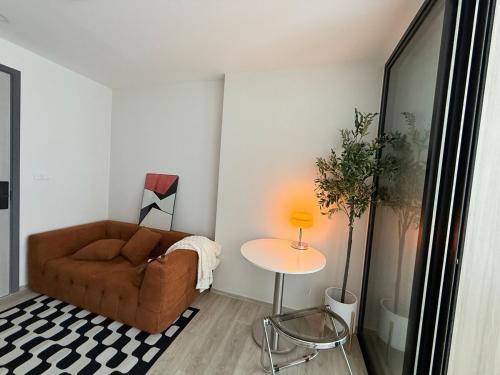 Billede fra billedgalleriet på Minimal Cozy Stay 2 Mins to Si Dan MRT 14nights minimum i Bang Na