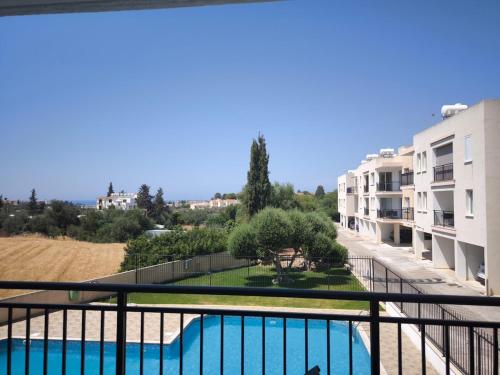 Piscina de la sau aproape de Polis Pearl - Comfortable 2 Room Apartment