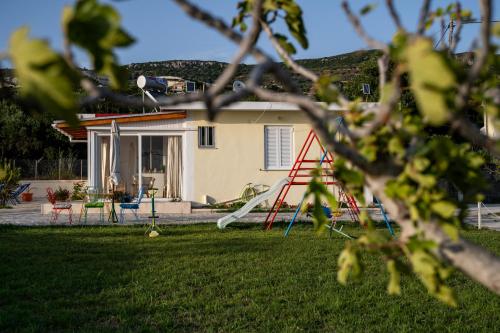 Gallery image of Lilian Home Just Steps from the Beach in Minia