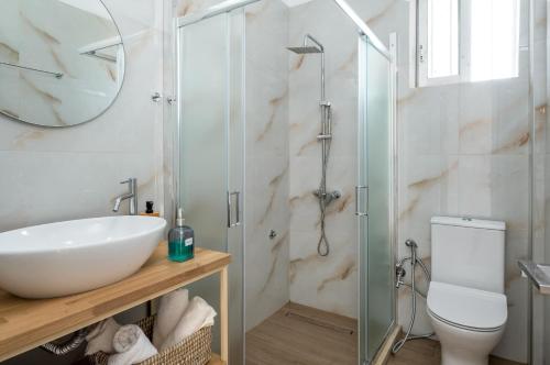 Gallery image of Lilian Home Just Steps from the Beach in Minia
