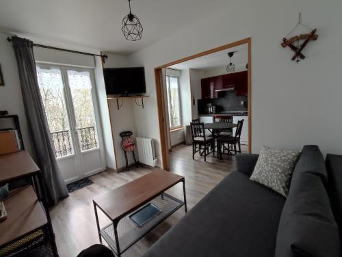 Appartement T2 Les Capucines avec balcon et wifi proche de l'hyper centre Mont Dore