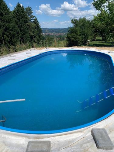 Kolam renang di atau dekat dengan Hillside Bio Glamping