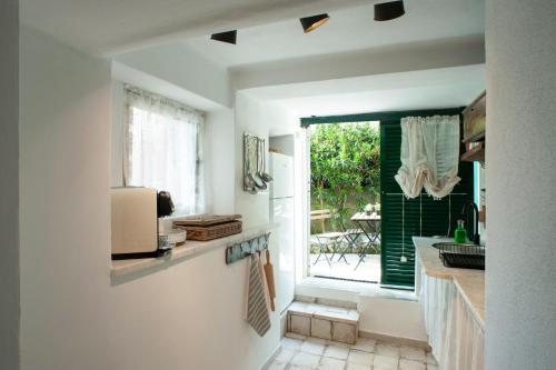 Foto Small Antique