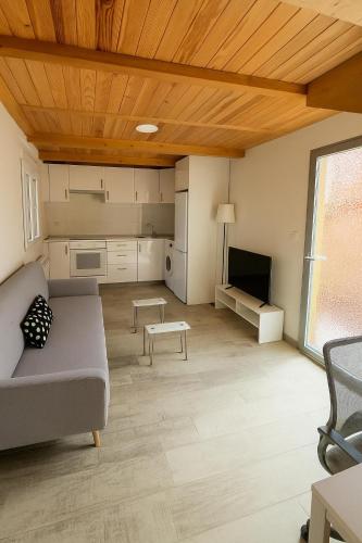 Duplex Miguelete tower & 4th FLOOR and NO elevator