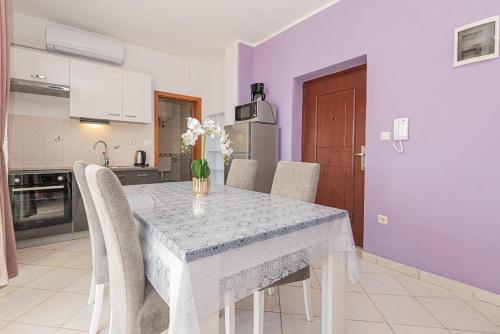 Apartments Burazer - Family Friendly