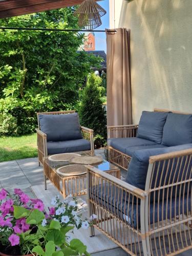 "Jabłonie i grusze" Nice home in a big garden with sauna and wifi