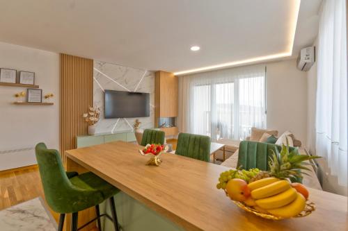 Μια τηλεόραση ή/και κέντρο ψυχαγωγίας στο Rooftop Luxury Apartments Zlatibor