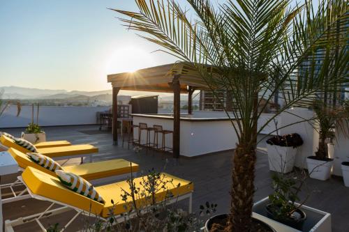 ÁTICO con ENORME TERRAZA y CHILL OUT PARTICULAR