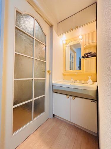 Nakajima502 1stop to Susukino, quiet location next to Nakajima Park, can accommodate 2 people
