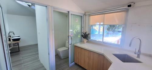 Ένα μπάνιο στο Alpha Gay Resort & Spa - Men Only