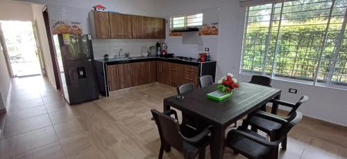 Η κουζίνα ή μικρή κουζίνα στο Casa Campestre la Cascada 1