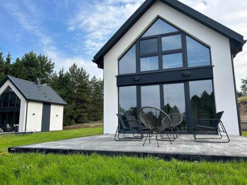 Domki z widokiem na jezioro Kotkowo