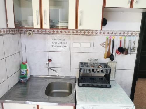Kuchyň nebo kuchyňský kout v ubytování Stars Aspava Blue HOSTEL