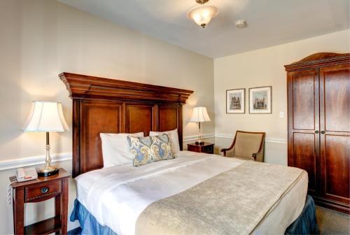 Hotel St. Pierre French Quarter Image