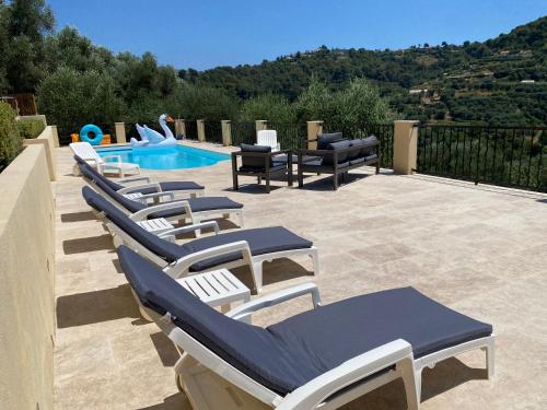 Villa avec piscine chauffée Nice collines