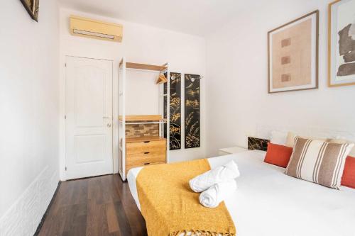 The Collection Barcelona - 4- Bedroom Apartment in Gracia Village
