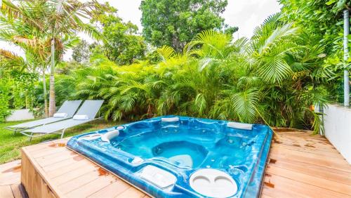 Lovely Villa with Lush Garden