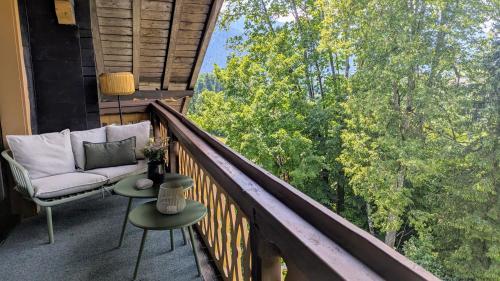 Μπαλκόνι ή βεράντα στο Die Watzmannsuite - Familienfreundliche Ferienwohnung in historischer Villa mit Kamin, Infrarotkabine, Balkon, Garten, nur 10 Gehminuten ins Zentrum von Berchtesgaden