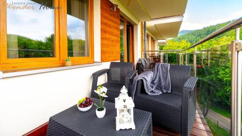 Balkón alebo terasa v ubytovaní Wonder Home - Apartamenty z balkonami, blisko centrum Karpacza, stoku i aquaparku