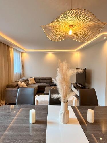 Elegant & Spacious Apartment - Paris 20