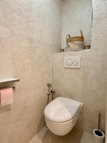 Elegant & Spacious Apartment - Paris 20