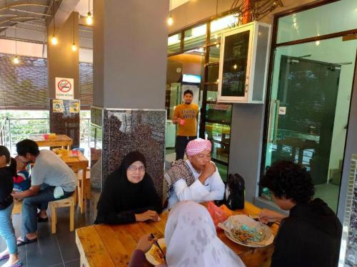 Tetamu yang menginap di Hotel Seri Geliga