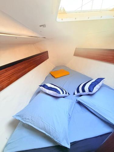 Lisbon Cosy Boat