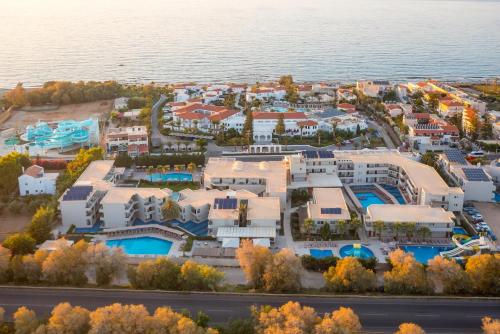 Bazén v ubytování Zeus Hotels Ydoria Resort nebo v jeho okolí
