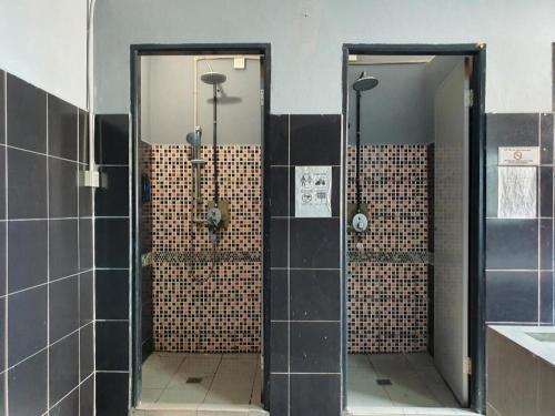 Phòng tắm tại SPOT ON 90984 Gn Homestay