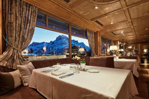 O vedere generală la munți sau o vedere la munte luată de la acest hotel