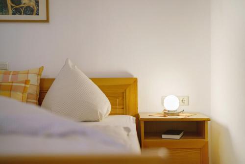 Postel nebo postele na pokoji v ubytování Hotel Eichberg by Ranæla