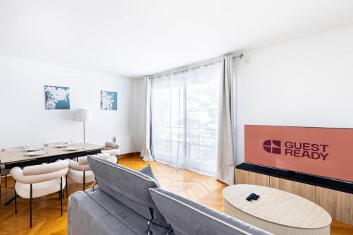 GuestRaedy - Peaceful Parisian Escape