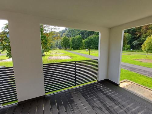 Billede fra billedgalleriet på Eco Lodge 4 personnes Mobilna i La-Roche-en-Ardenne