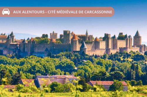 a castle on a hill with trees and buildings at T2 - Havre paix 1à4p - Ramonville, Toulouse - Px Paul Sab & Labège - PKG in Ramonville-Saint-Agne