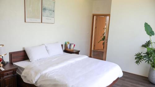 Katil atau katil-katil dalam bilik di Lakeside View Villa Chuong My Ha Noi