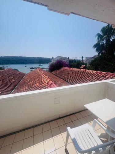 Room 2 seaview