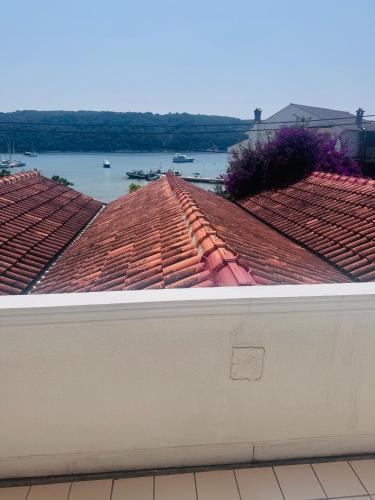 Room 2 seaview