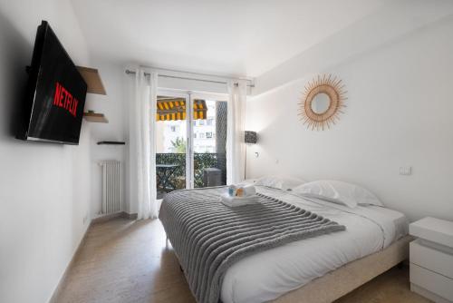 Reine Astrid Palm Beach Suite