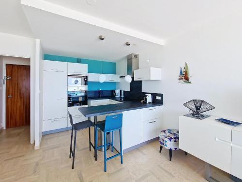 Studio rénové avec terrasse sud et vue mer - FR-1-331-54