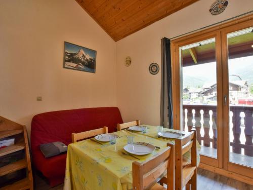 Charmant Duplex avec Balcon et Parking à Bernex, Proche Remontées Mécaniques - FR-1-498-36